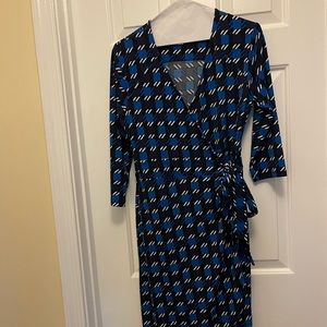 New York and Company Geometric Shape Shift Dress - Size Small